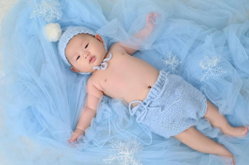 枣庄宝宝从床上掉下来